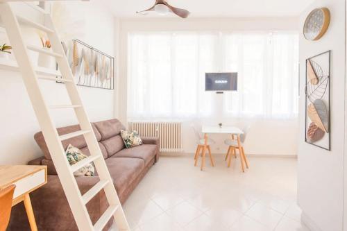50 meters from the beach ! Best location in Nice