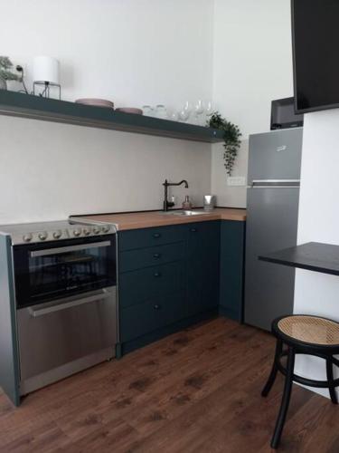 Centrally-located stylish place