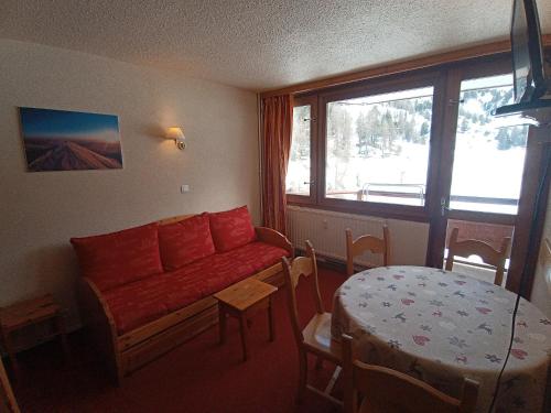Studio confortable à Plagne Centre, accès direct aux pistes, balcon ensoleillé