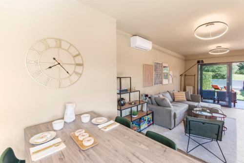 Foto NEW stylish Casa Melisa with 2 gardens and BBQ facilities! 4