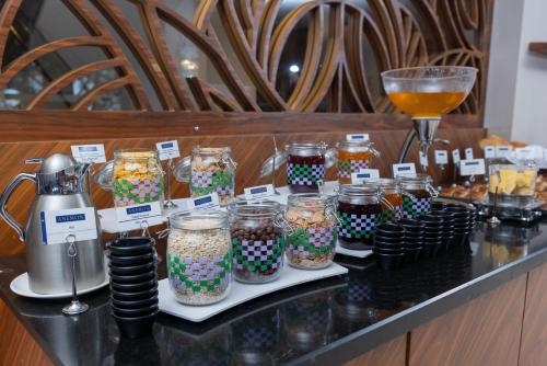 Makanan di atau berdekatan hotel