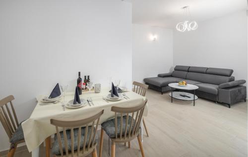 Awesome Apartment In Porec With Wifi