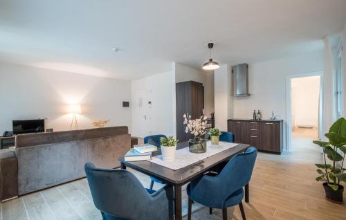 Η κουζίνα ή μικρή κουζίνα στο Cozy Apartment In Siena With Kitchen