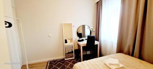 Ένα ή περισσότερα κρεβάτια σε δωμάτιο στο Private room only in apartment at Herttoniemi