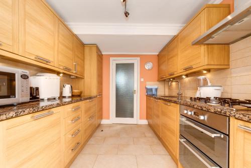 Fotografie z fotogalerie ubytování Happy Monkey Town House - Sleeps 9 v destinaci Brighton & Hove