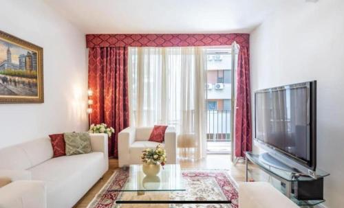 Buda Gem Apartment with Parking