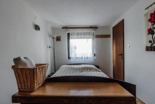 En eller flere senge i et værelse på Vikendica Ilic
