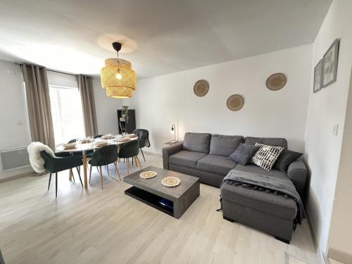 Photo de la galerie de l'établissement Le Pitstop Lodge - Gare Tramway Centre ville - 6p, au Mans