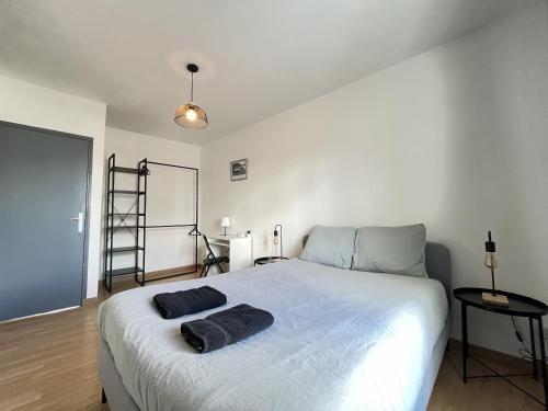 Photo de la galerie de l'établissement Le Pitstop Lodge - Gare Tramway Centre ville - 6p, au Mans