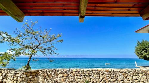 Gambar di galeri bagi Villa Kate di Borsh