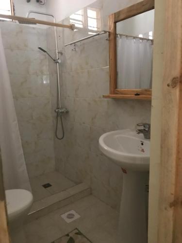 Ένα μπάνιο στο Makame Garden House