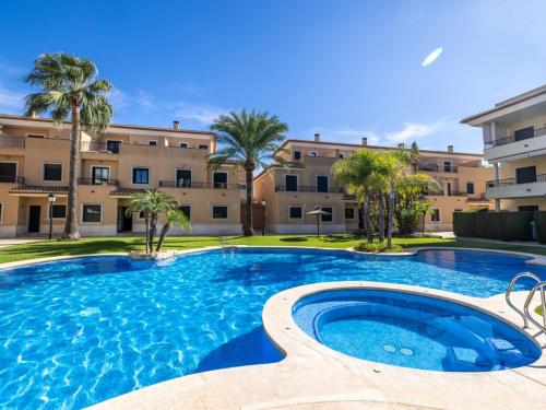 Luxury 5-bedroom townhouse in Jardines del Pla, Javea 250m from the Arenal