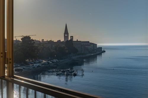 Fotografia z galérie ubytovania City Vibes Apartment with Balcony and Spectacular View v Poreči
