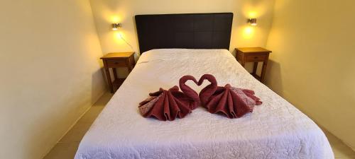 Sunny Bungalow with Pool view by Ocean