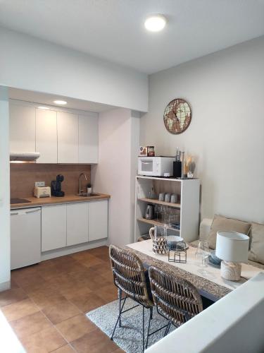 Bright & Cozy studio in the center of Puerto Banus, pool and terrace.