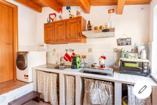 Η κουζίνα ή μικρή κουζίνα στο home indipendenza 2