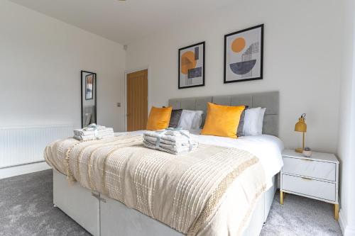 Luxury 4 Bed House Near Birmingham Sleeps 10 Free Parking Fast WiFi photo 16