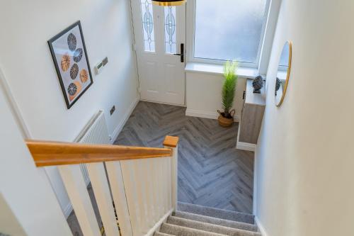 Luxury 4 Bed House Near Birmingham Sleeps 10 Free Parking Fast WiFi photo 37