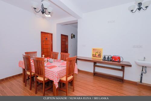 Cuisine ou kitchenette dans l'établissement CLIFTON Manor luxury boutique hotel
