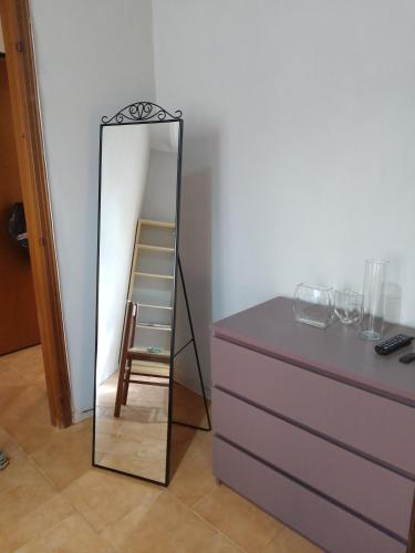 ラ・スペツィアにあるCasa marziaの鏡