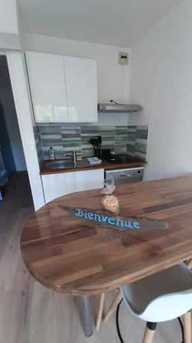 Photo de la galerie de l'établissement Le Petit Bois flotté 250 m mer avec parking et balcon, à Saint-Georges-de-Didonne