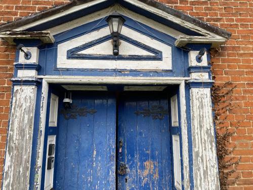 Gambar di galeri bagi Artist and musicians chapel project di Briston