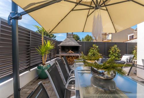 Ledenko Holiday Home Private Pool & Jacuzzi