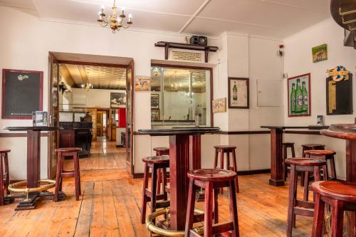 Ο χώρος του lounge ή του μπαρ στο Karoo Country Inn