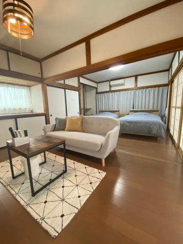 Posezení v ubytování Izu-Nagaoka Base
