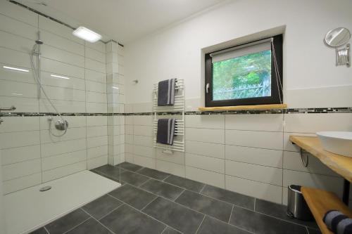 Kúpeľňa v ubytovaní FEWO Hochsiedel