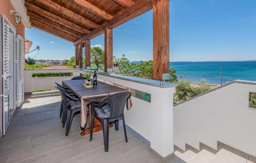 Lovely Apartment In Privlaka