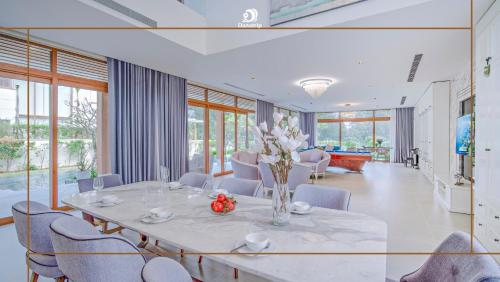 Posezení v ubytování Deluxe Beachside Resort Danang