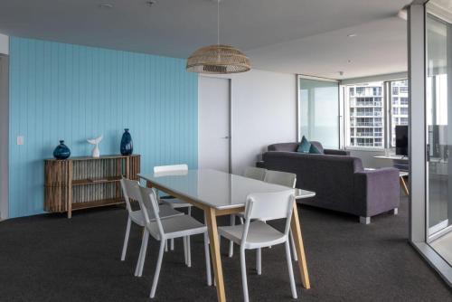 Q1 Resort & Spa - Official, Gold Coast (updated prices 2025)