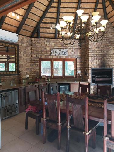 Fotografie z fotogalerie ubytování Dreamy 3 bedroom villa on the edge of the Sabie River in Kruger Park Lodge v destinaci Hazyview