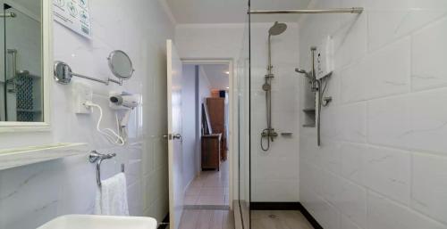 Koupelna v ubytování Beau Vallon Studios - Apartments Vacation Rentals