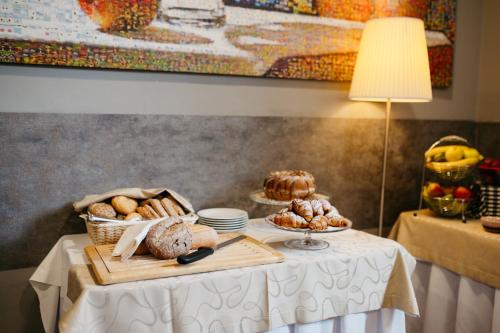 Еда / где поесть недалеко от отеля