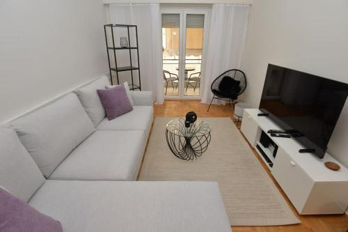 Zen Oasis Apartment