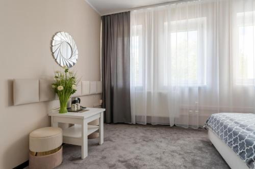 Gallery image of Hostelio - Tanie i komfortowe pokoje, parking, sklep na miejscu in Jelenia Góra