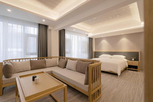 Φωτογραφία από το άλμπουμ του Rivulet Mountain Hotel - Zhangjiajie Forest Park Scenic Area σε Zhangjiajie