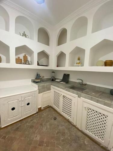 Kuchyň nebo kuchyňský kout v ubytování Riad Fiora, private home!!!