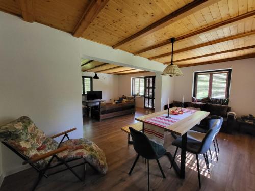 Posezení v ubytování Culcuș