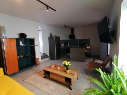 Kuchyň nebo kuchyňský kout v ubytování Casa do Favinha