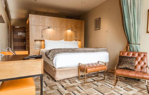 Кровать или кровати в номере Islington Hobart - Wellington Suite - Australia