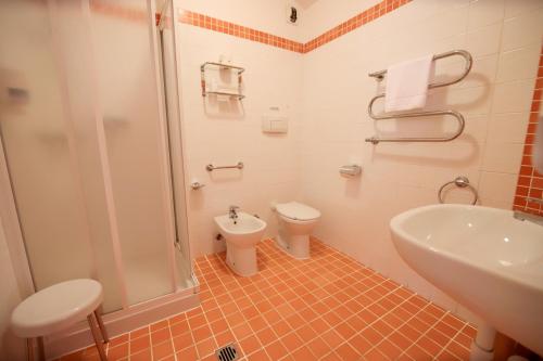 Gallery image of Pràcatinat Hotel & Restaurant in Fenestrelle