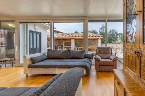 Villa Vrcevan Modernes Haus mit Pool