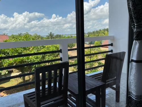 Un balcón o terraza en Passi Nature Villas Passikudah
