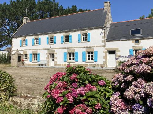 711- Spacieuse ferme bretonne