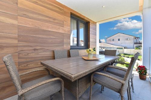 Apartment Dragana 1490