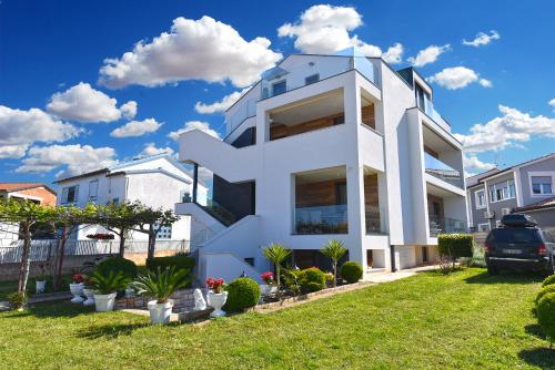 Apartment Dragana 1490