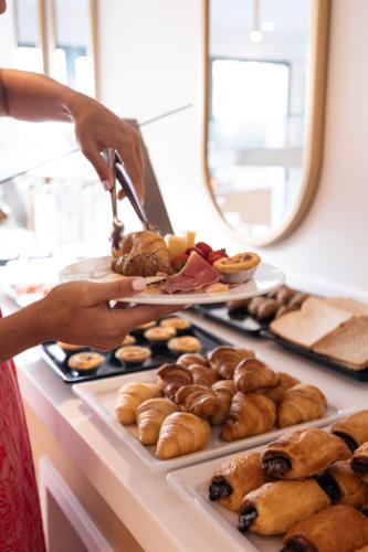 Еда / где поесть недалеко от отеля